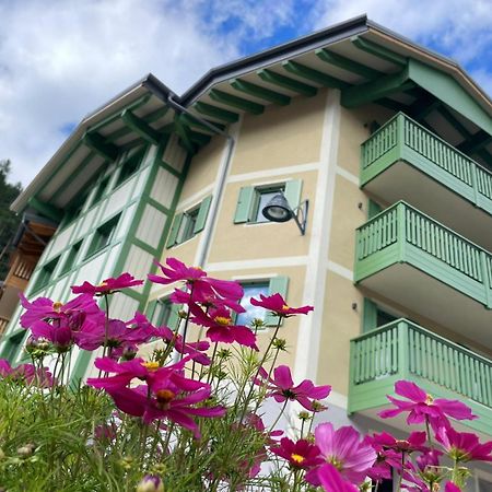 Hotel Lisa Da Pent Canazei Exterior foto